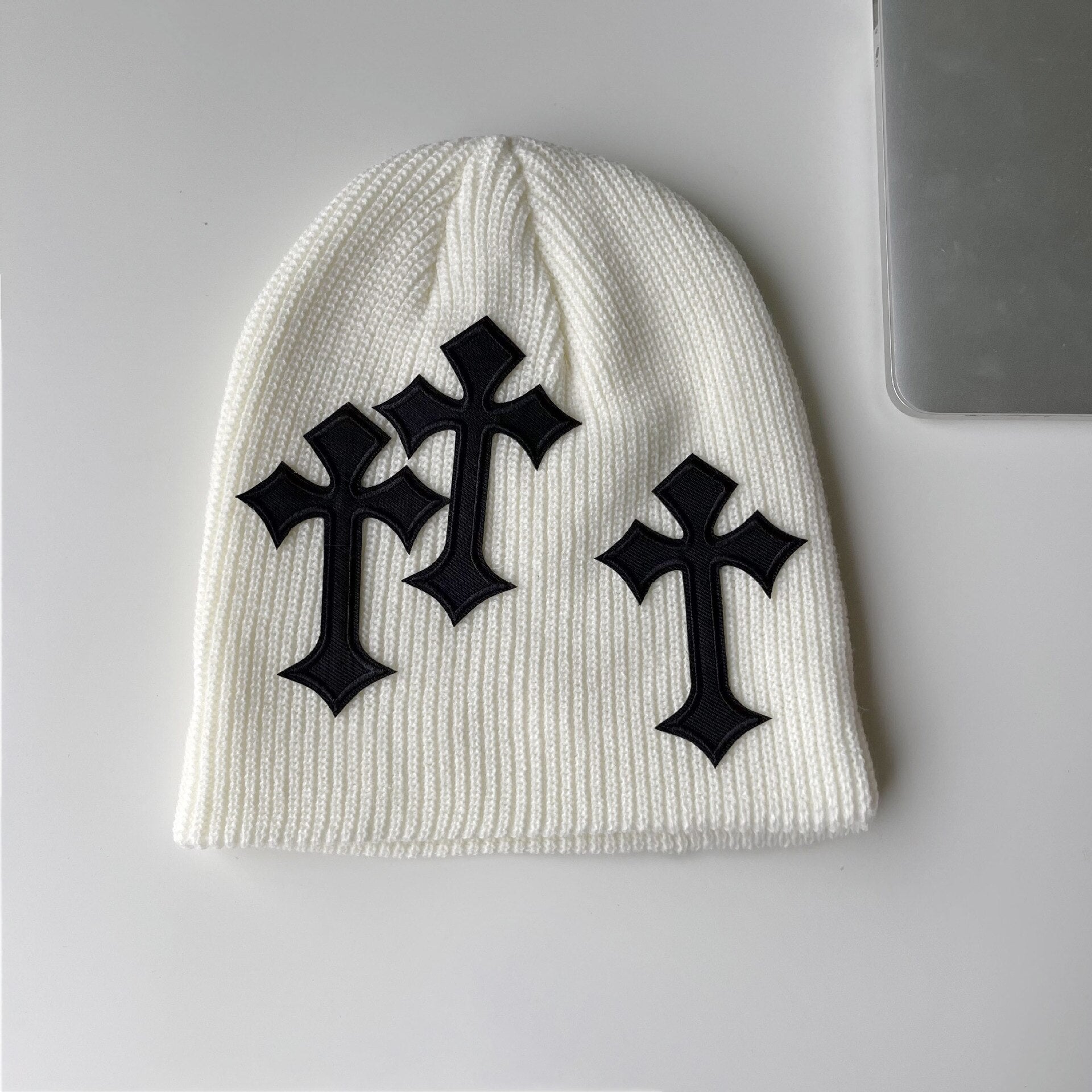 Bonnet croix-y2k streetwear