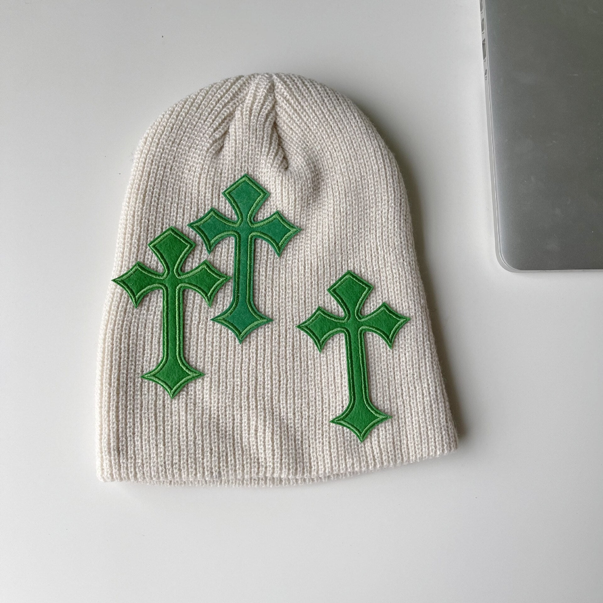 Bonnet croix-y2k streetwear
