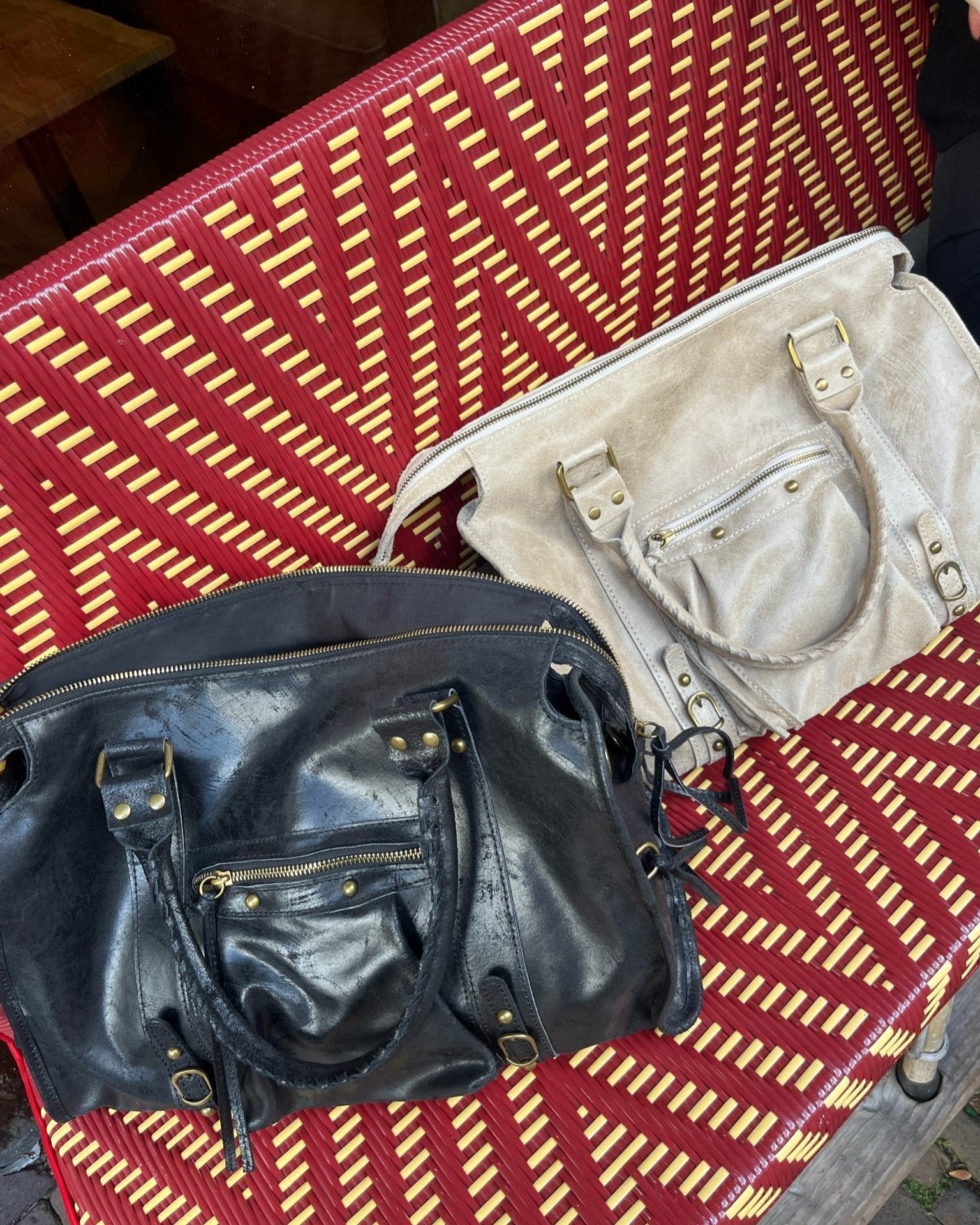 It girl bag black